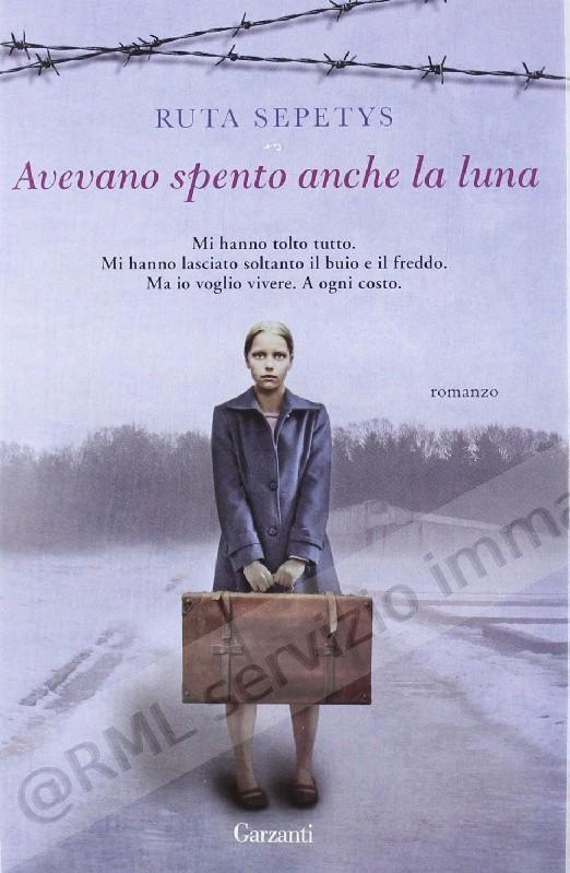 AVEVANO SPENTO ANCHE LA LUNA